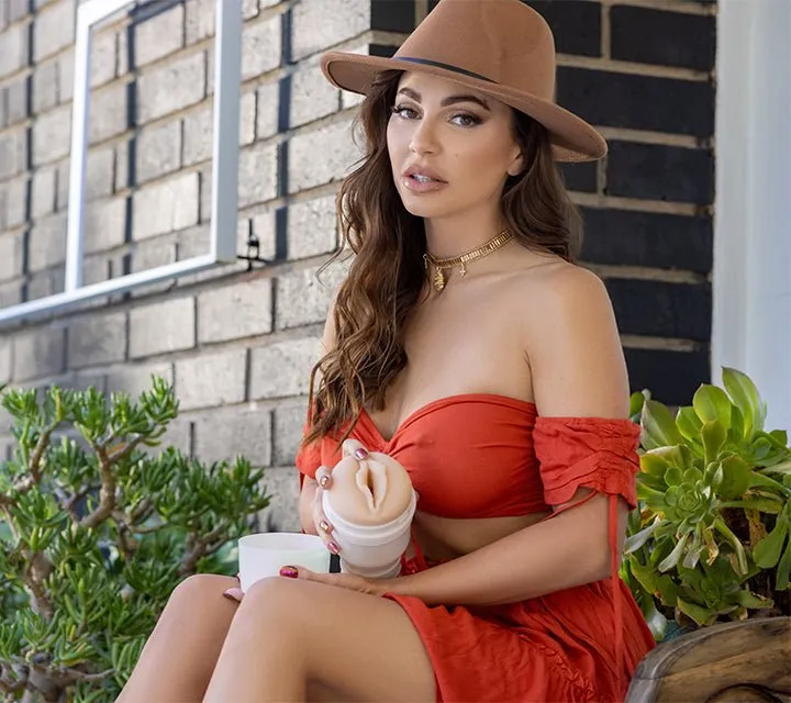 Abigail Mac
