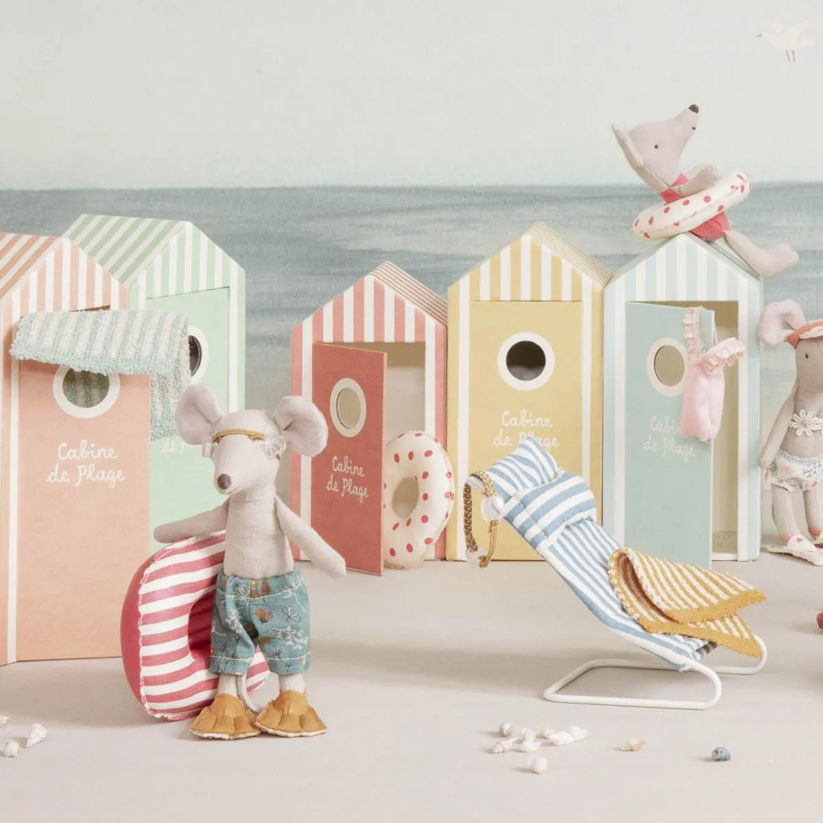 Beach Mouse Big Brother in Cabin