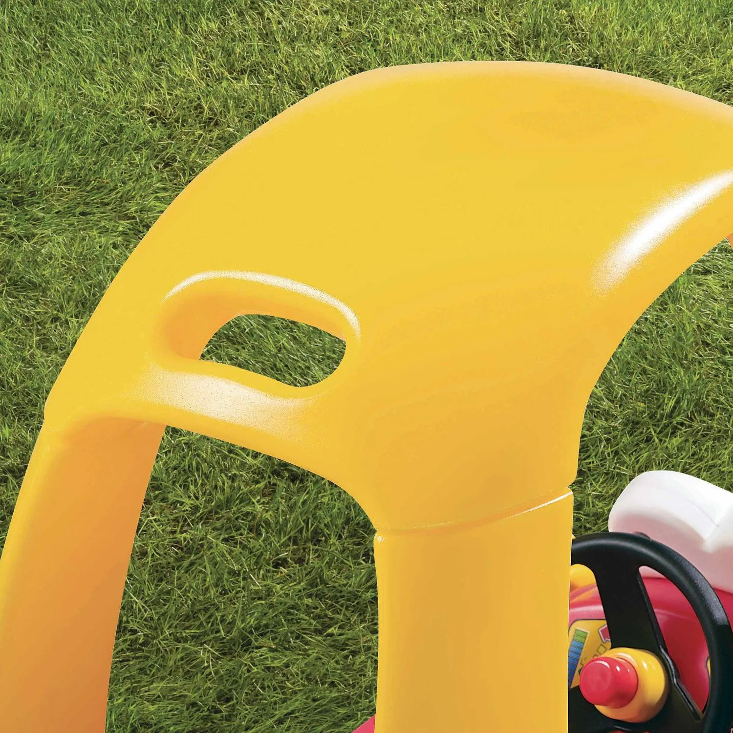 Cozy Coupe 30th Anniversary Edition – Classic Ride-On with Timeless Design