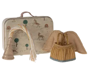 Fairy Clothes in Suitcase, Little Sister Mouse