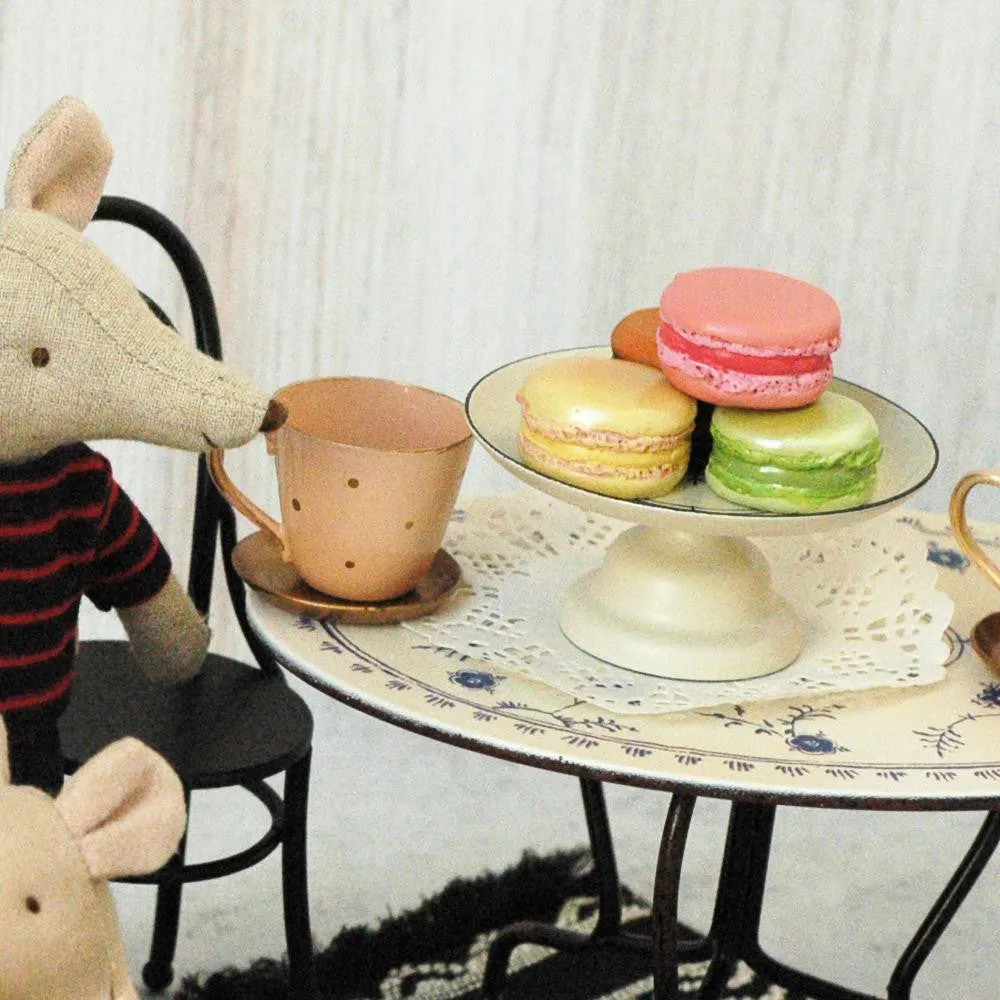 Macarons et chocolat chaud